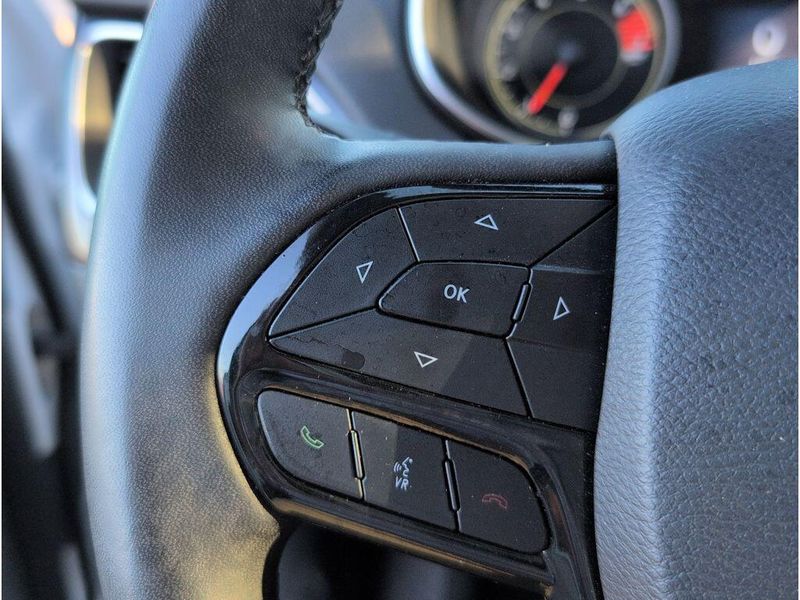 Used 2023 Jeep Cherokee Altitude LuxImage 24