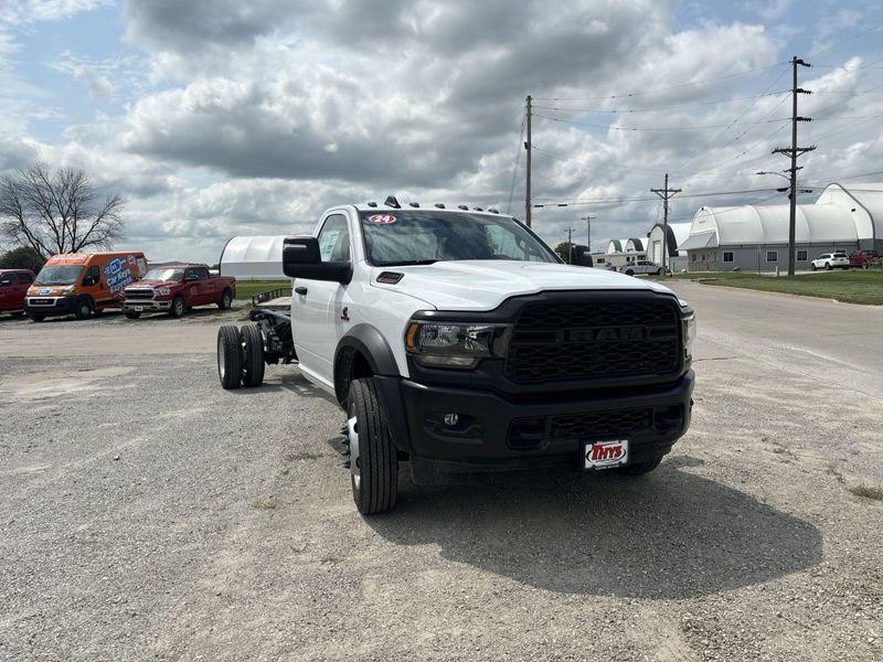 2024 RAM 5500 Chassis Cab TradesmanImage 5