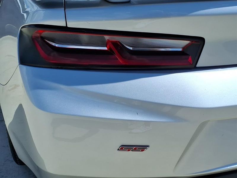 Used 2018 Chevrolet Camaro SSImage 14