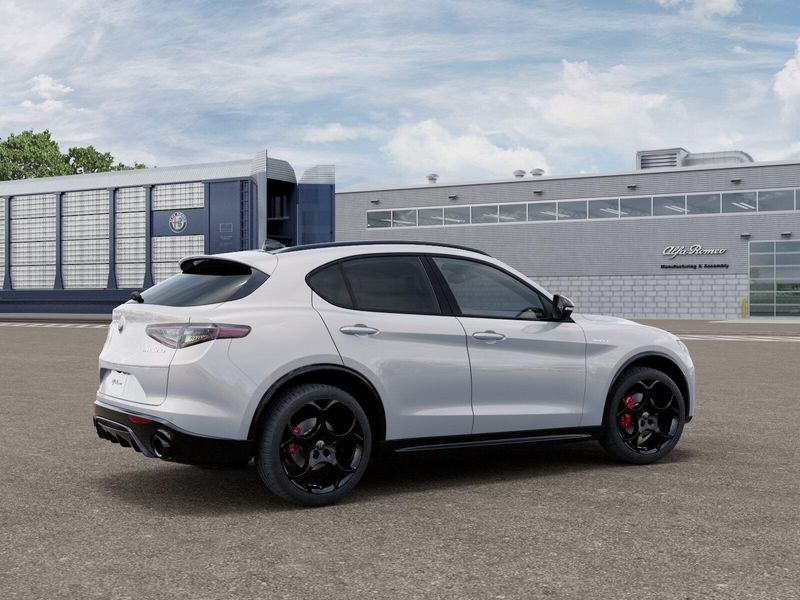 New 2026 Alfa Romeo Stelvio AwdImage 2