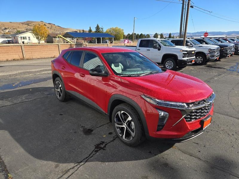 2026 Chevrolet Trax photo 2