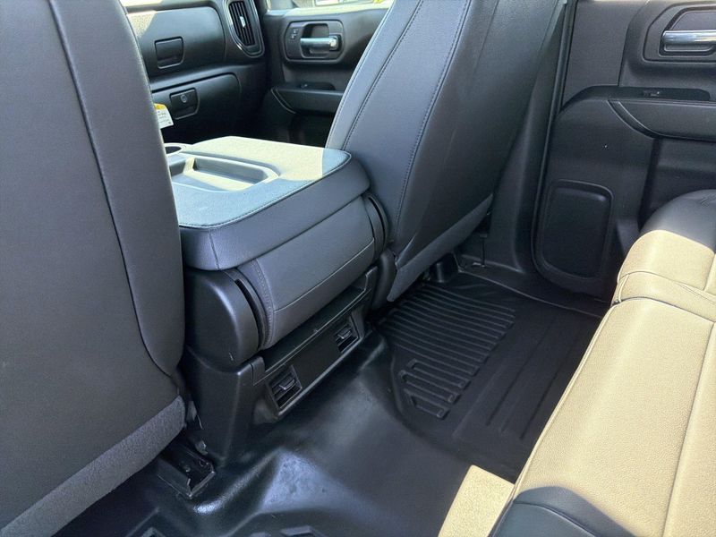 Used 2022 Chevrolet Silverado 3500HD Chassis Work TruckImage 17