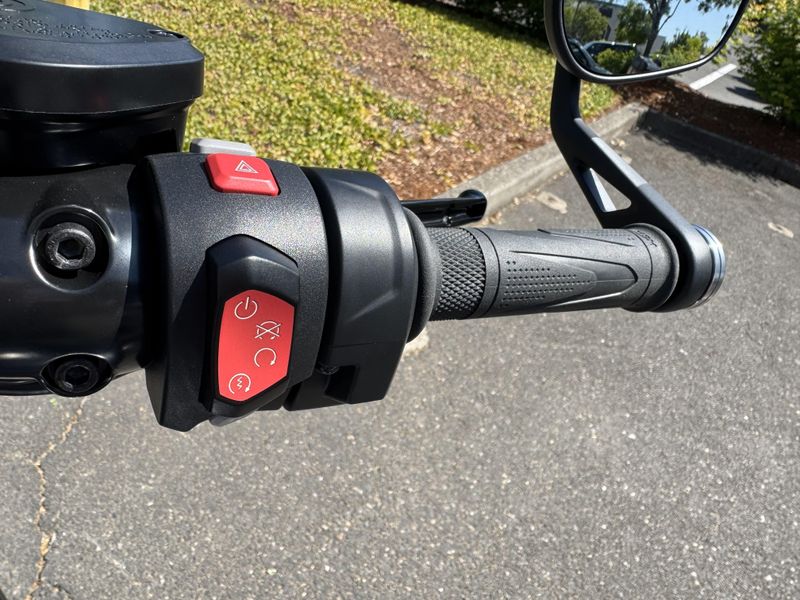 2025 Triumph Rocket III Storm GT - GRANITE - SAPPHIRE BLACK 