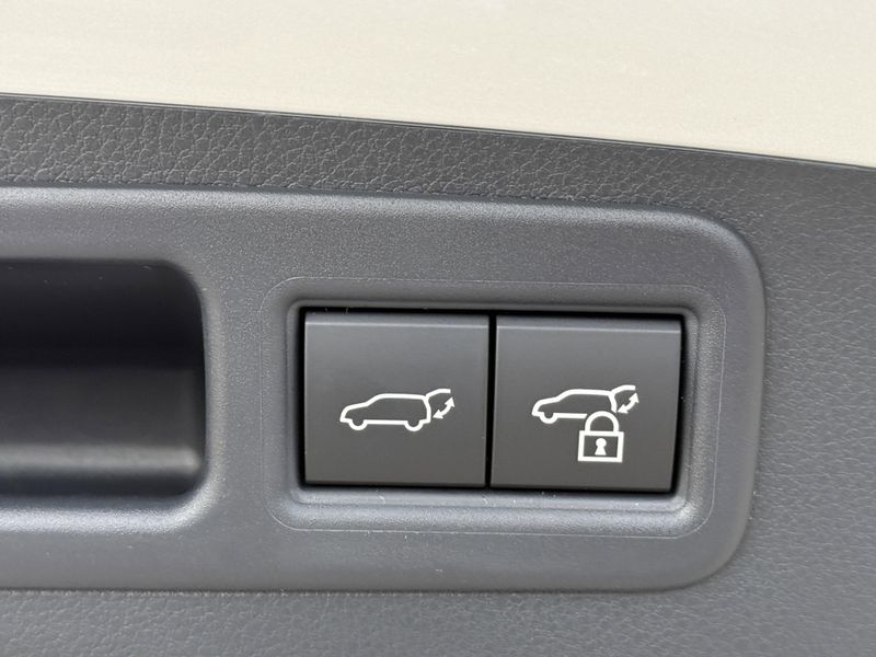 2025 Lexus RX Image 15