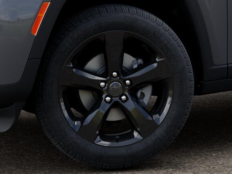 New 2027 Jeep Grand Cherokee L Limited 4x2Image 4
