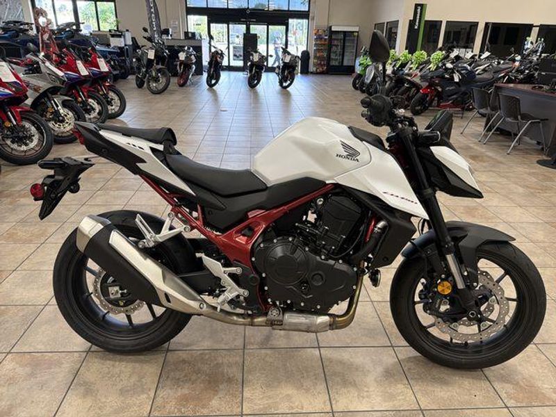 New 2025 Honda CB750 HORNET Image 18