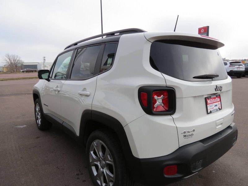 2022 Jeep Renegade Limited 4x4 4dr SUVImage 7