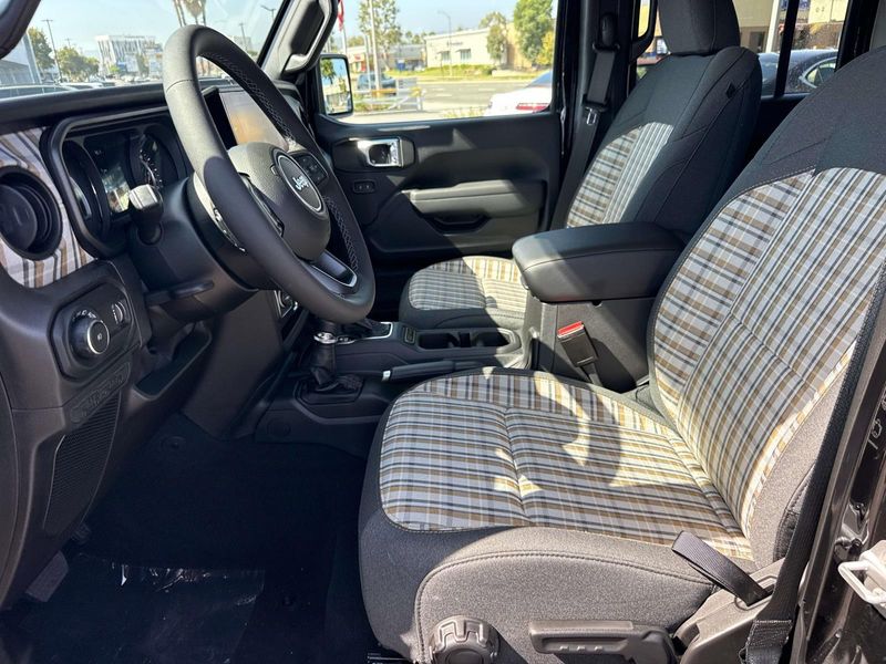 New 2026 Jeep Wrangler 4-door 85th Anniversary Edition