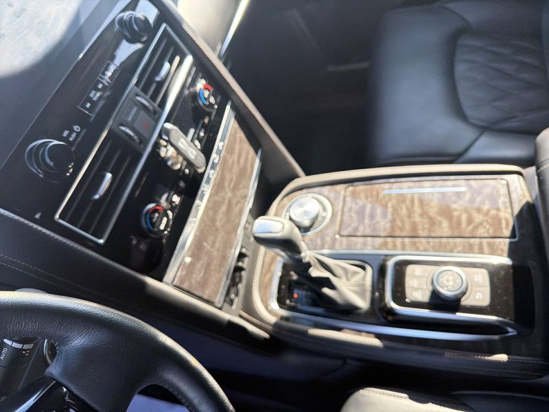 Used 2023 Nissan Armada PlatinumImage 33