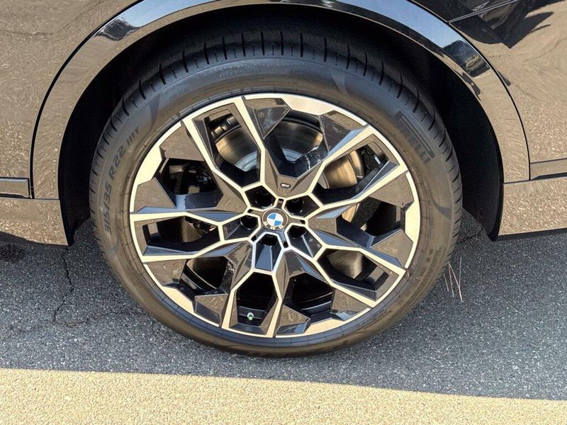 New 2027 BMW X7 xDrive40iImage 14