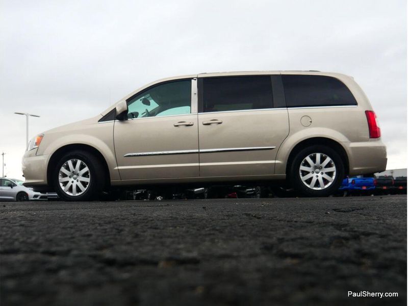 Used 2014 Chrysler Town & Country Touring