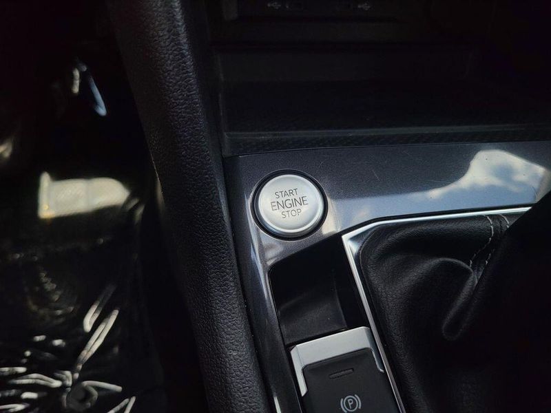 2024 Volkswagen Tiguan 2.0T SEImage 21