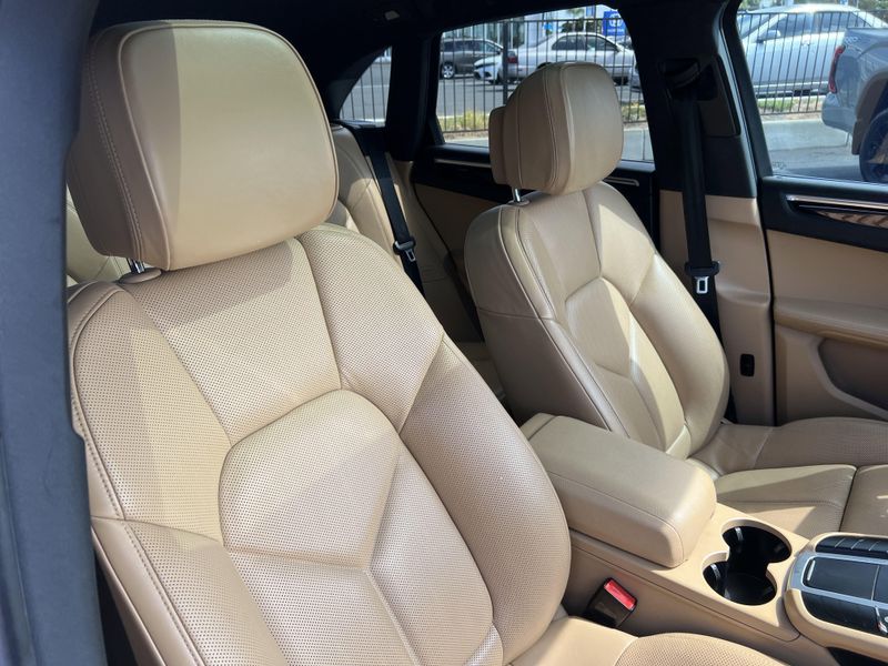 Used 2017 Porsche Macan BaseImage 26