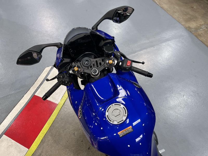 Used 2026 Yamaha YZF-R7 CA Image 11