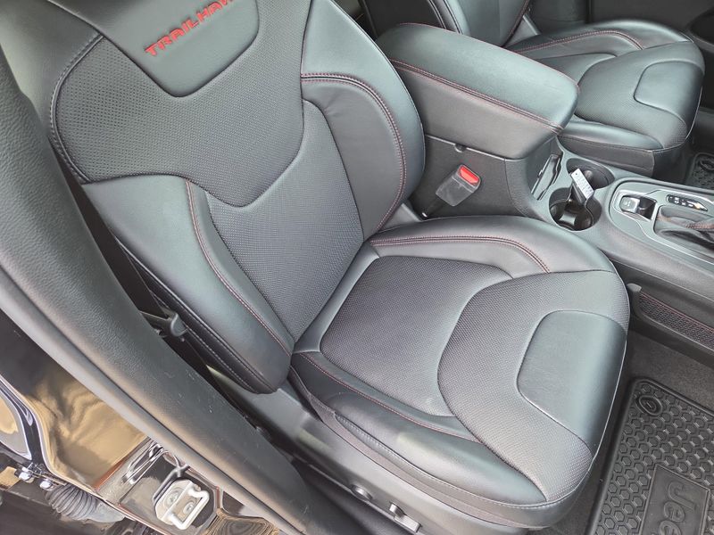 2022 Jeep Cherokee Trailhawk photo 16