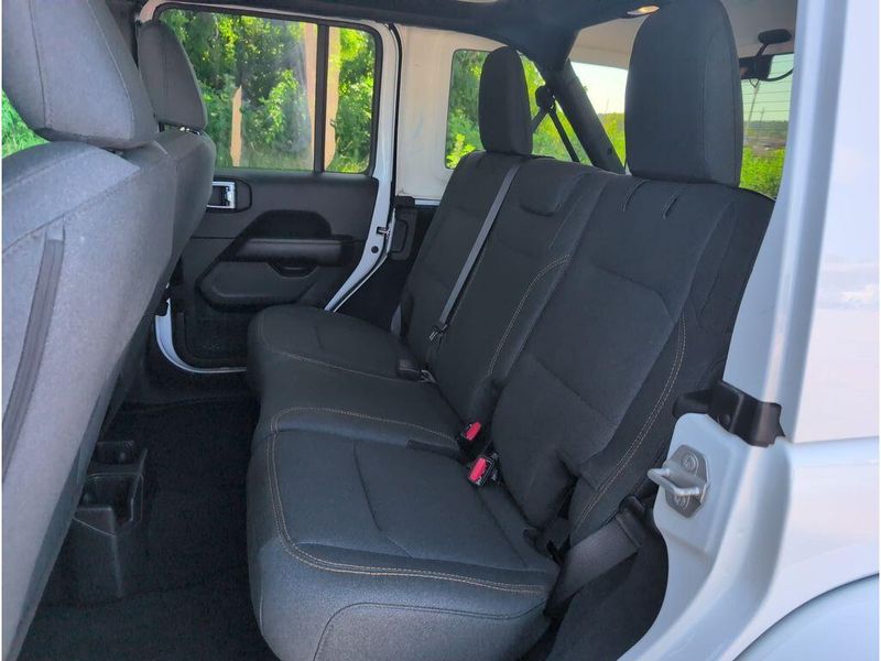 Used 2025 Jeep Wrangler SaharaImage 29