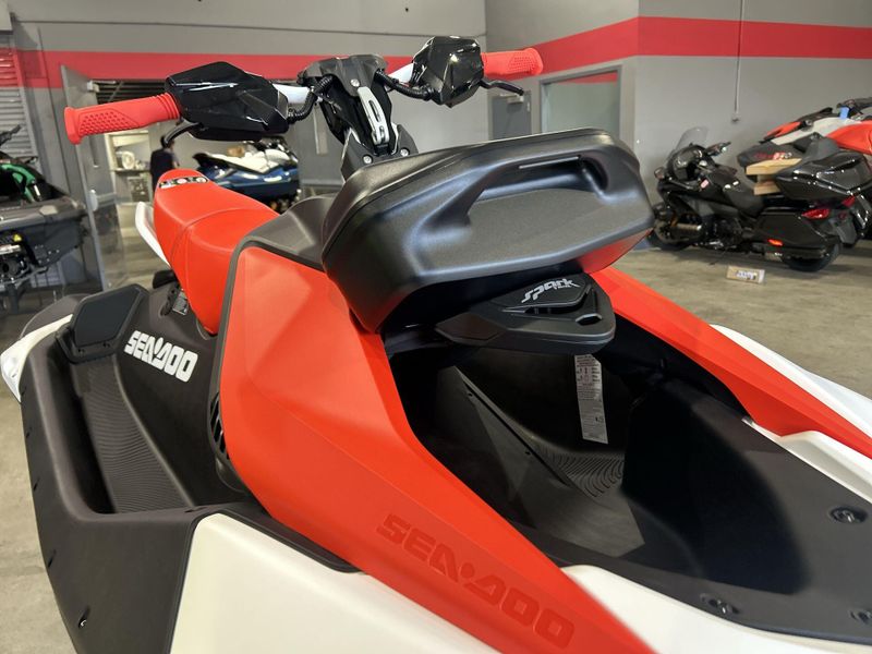 New 2026 Sea-Doo SPARK FOR 3 90 TRIXX (SOUND SYSTEM) Image 24