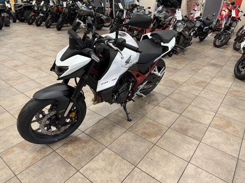 New 2025 Honda CB750 HORNET Image 13