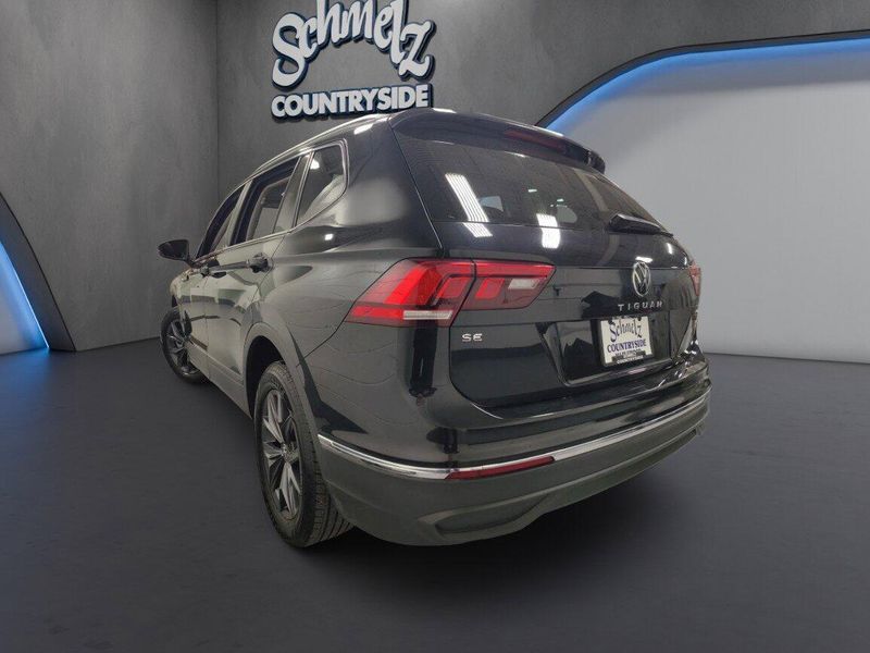 Used 2022 Volkswagen Tiguan SE AWD w/SunroofImage 9