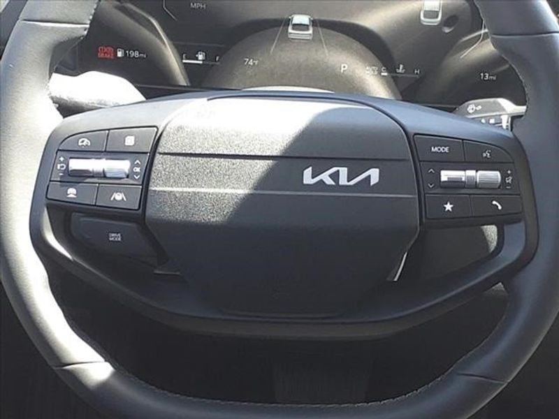 2025 Kia K4 EXImage 9