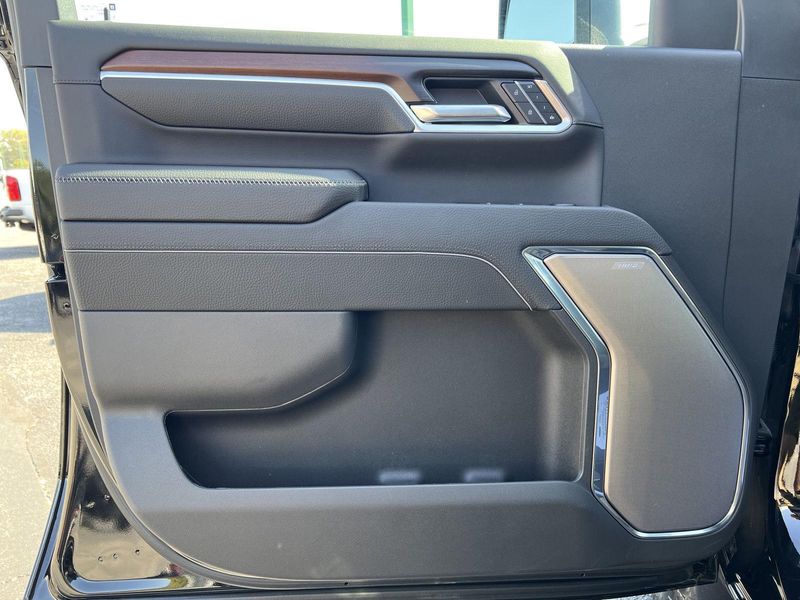2026 Gmc Sierra HD Denali photo 14