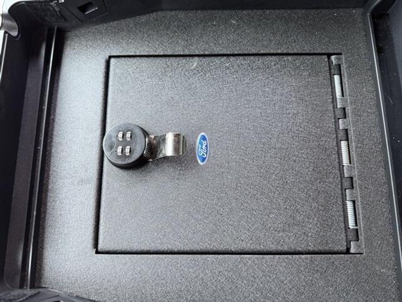 Used 2022 Ford F-350 PlatinumImage 21