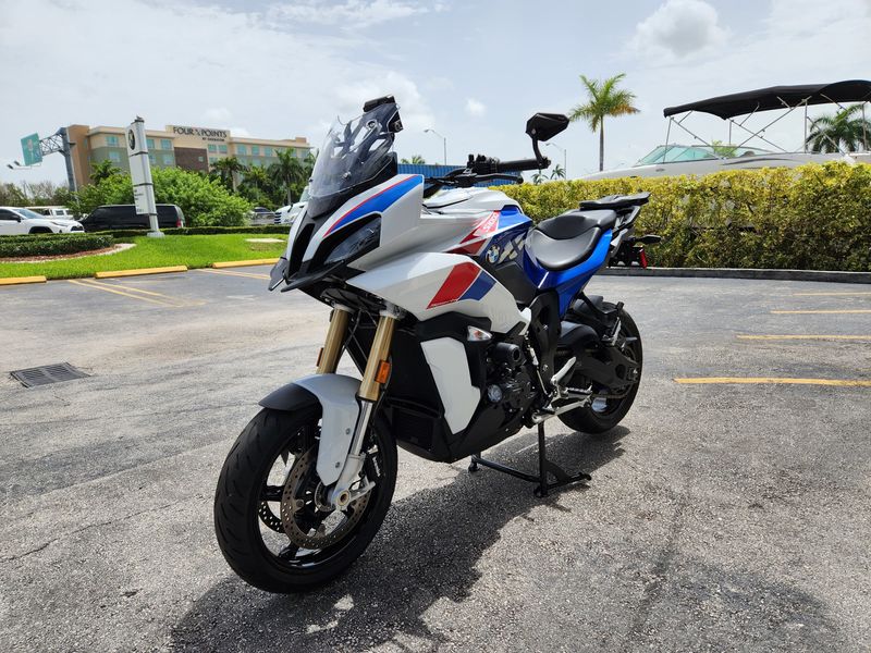 2021 BMW S 1000 XR Image 3