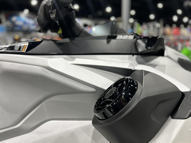 New 2025 Sea-Doo GTX LIMITED 325 (SOUND SYSTEM) Image 10
