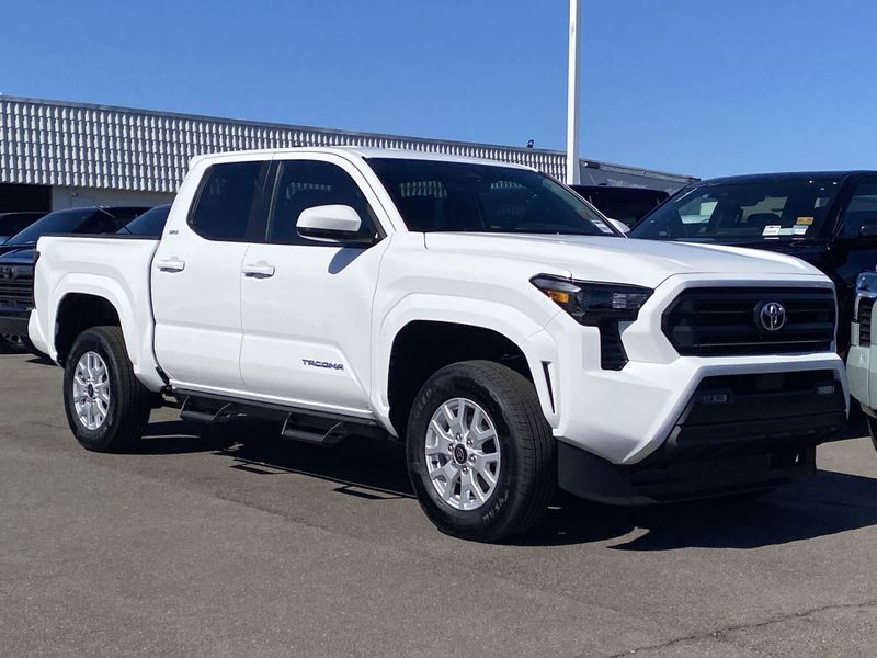 New 2025 Toyota Tacoma SR5Image 2