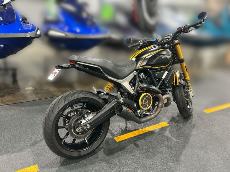 Used 2018 Ducati SCRAMBLER 1100 Image 14