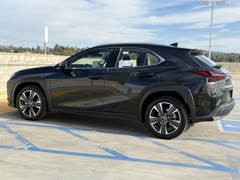 New 2026 Lexus UX 300hImage 9