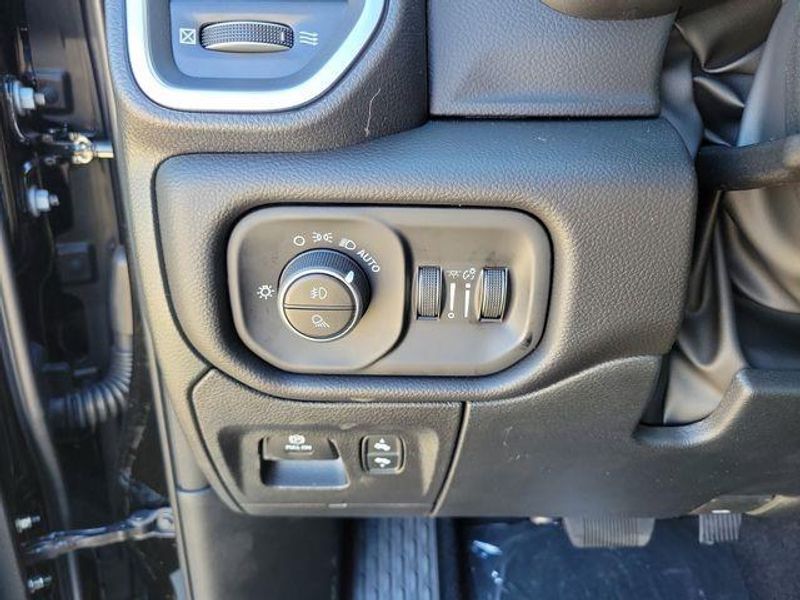 New 2026 RAM 1500 Big Horn Crew Cab 4x4 5'7' Box