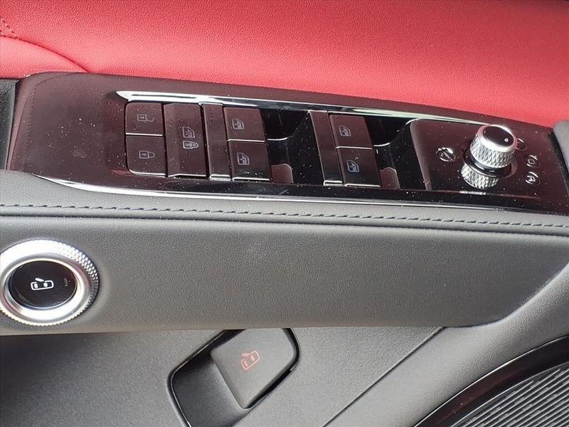 New 2026 Maserati Grecale ModenaImage 18