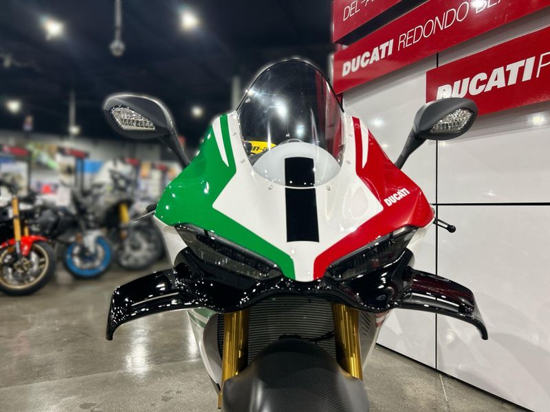 Used 2025 Ducati PANIGALE V4 TRICOLORE Image 17