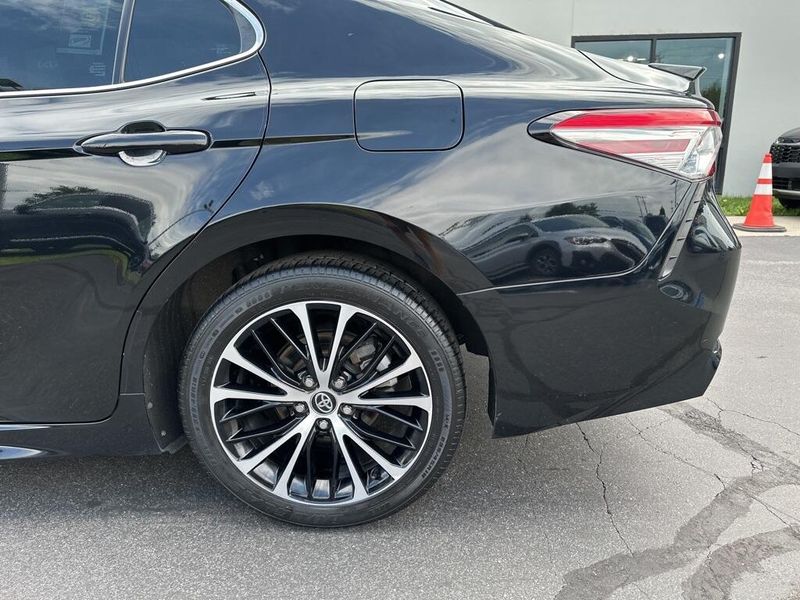 Used 2019 Toyota Camry LImage 14