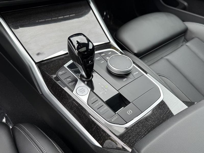 2022 BMW 3 Series 330iImage 24