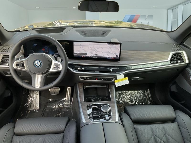 2025 BMW X5 xDrive50eImage 27