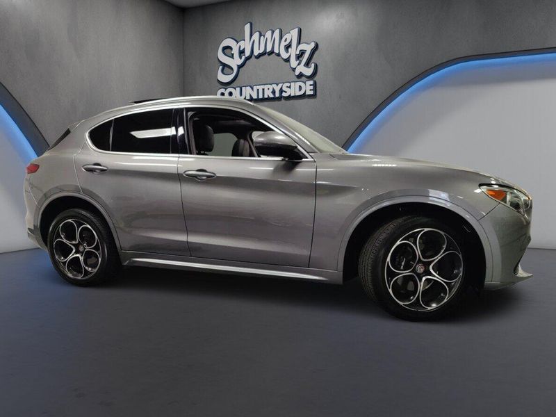 Used 2020 Alfa Romeo Stelvio Ti AWD w/Sunroof & NavImage 3