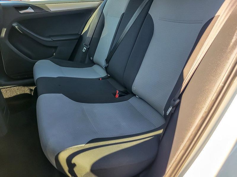 2017 Volkswagen Jetta 1.4T S photo 12