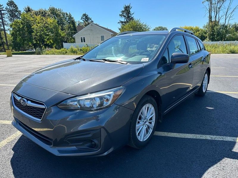2018 Subaru Impreza Premium photo 3