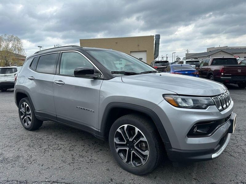 2022 Jeep Compass LimitedImage 1