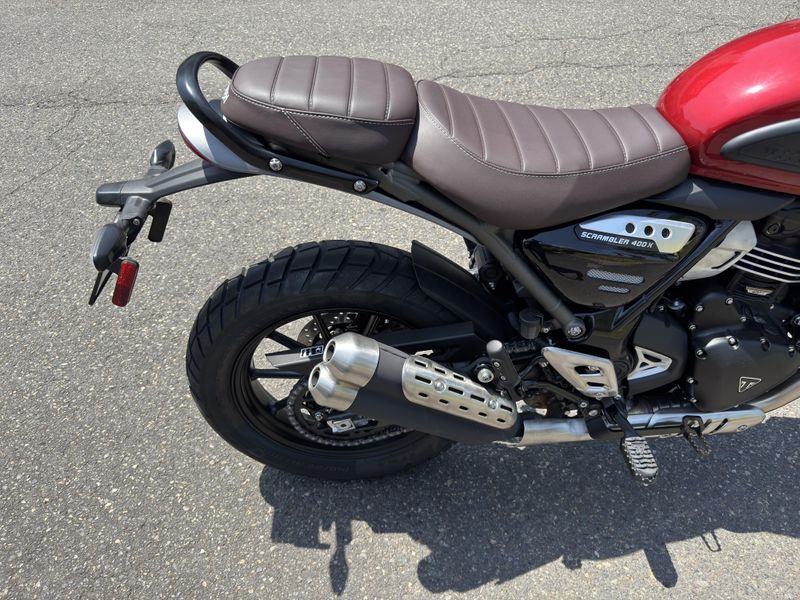 2025 Triumph SCRAMBLER 400 X - CARNIVAL RED - PHANTOM BLACK 