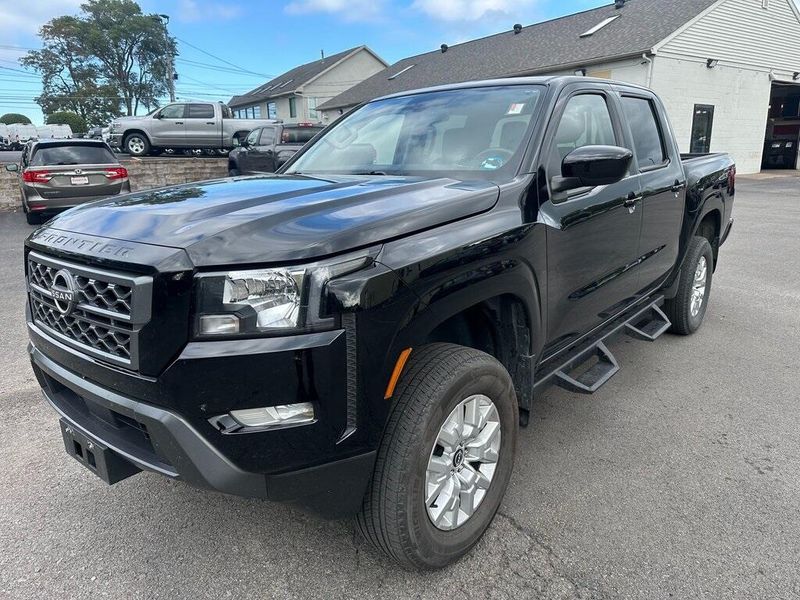 2023 Nissan Frontier SV photo 3