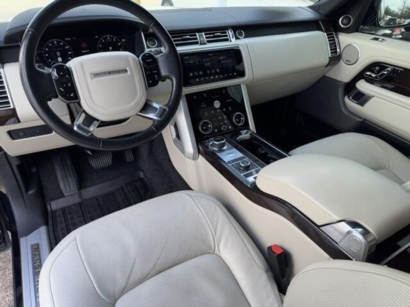 2018 Land Rover Range Rover 5.0L V8 SuperchargedImage 2