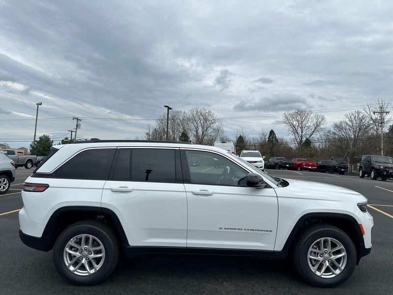 2025 Jeep Grand Cherokee Laredo X 4x4Image 7