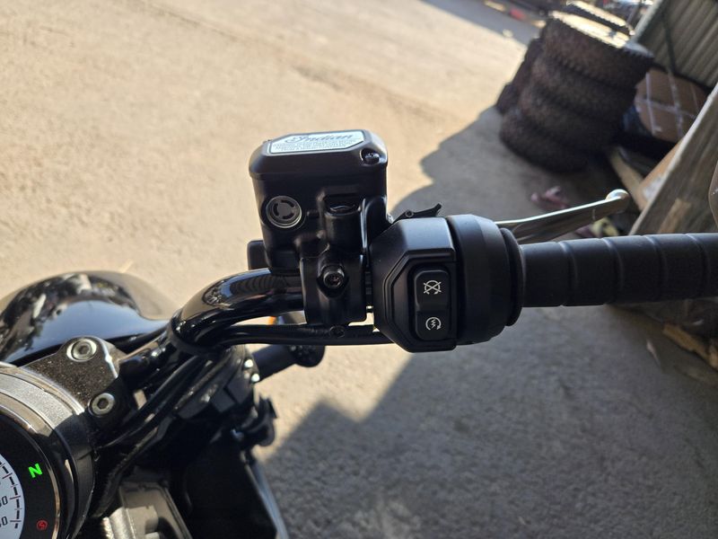 NEW 2025 INDIAN MOTORCYCLE SCOUT BOBBER LIMITED WITH TECHNOLOGY PACKAGE Image 6