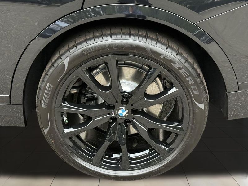 2026 BMW X7 xDrive40iImage 17