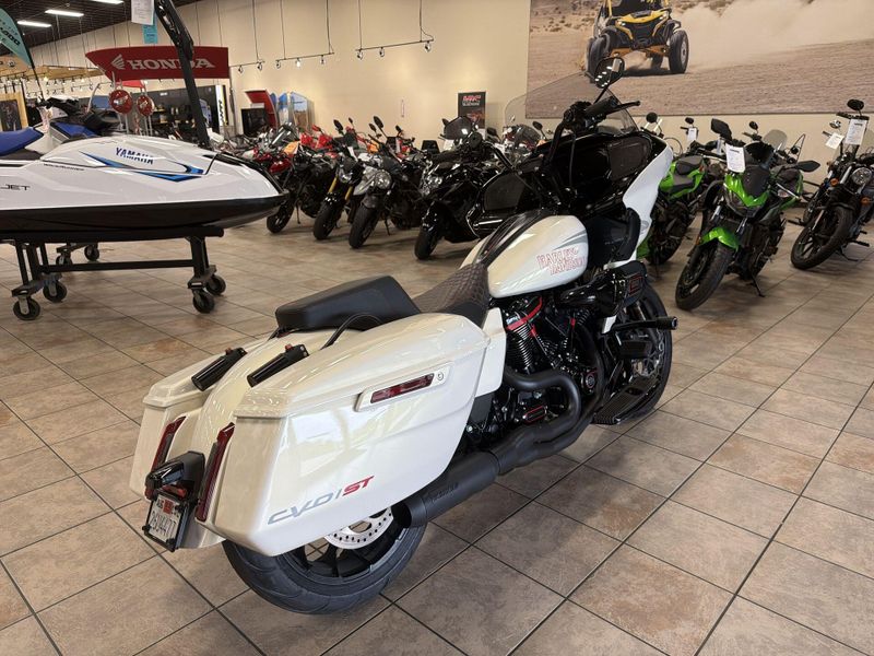 Used 2024 Harley-Davidson ROAD GLIDE CVO ST Image 17