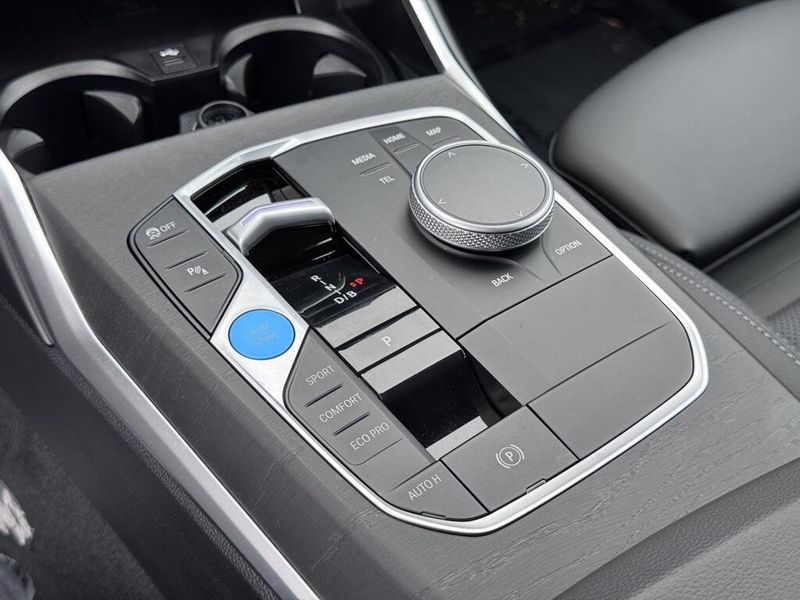 2024 BMW i4 eDrive35Image 28