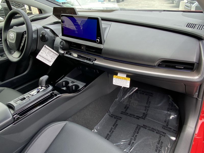 2025 Toyota Prius XLEImage 9